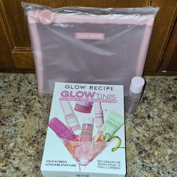 Glow Recipe Other - Glow Recipe Mini Glow-Tinis Skincare Set in Pink